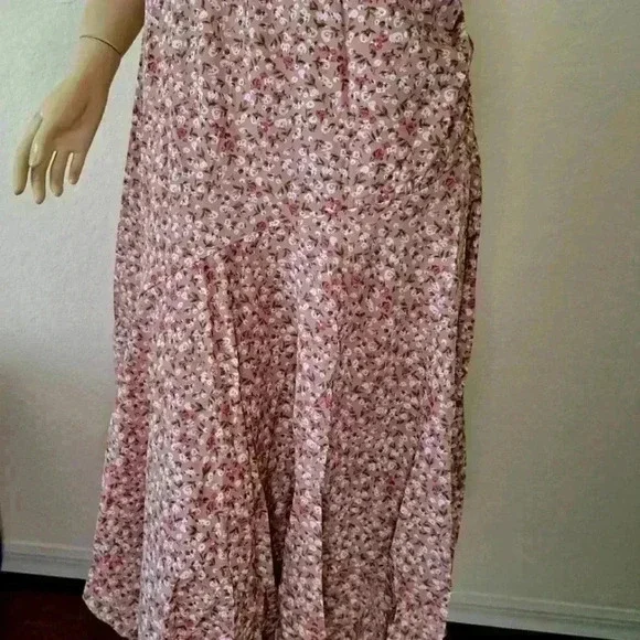 FLORAL DRESS WISHLIST DITSY HANDKERCHIEF MAUVE MEDIUM - Picture 4 of 11